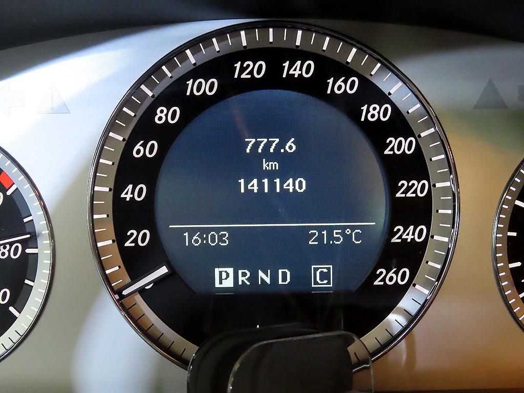 Mercedes Benz C Class - Vista 9