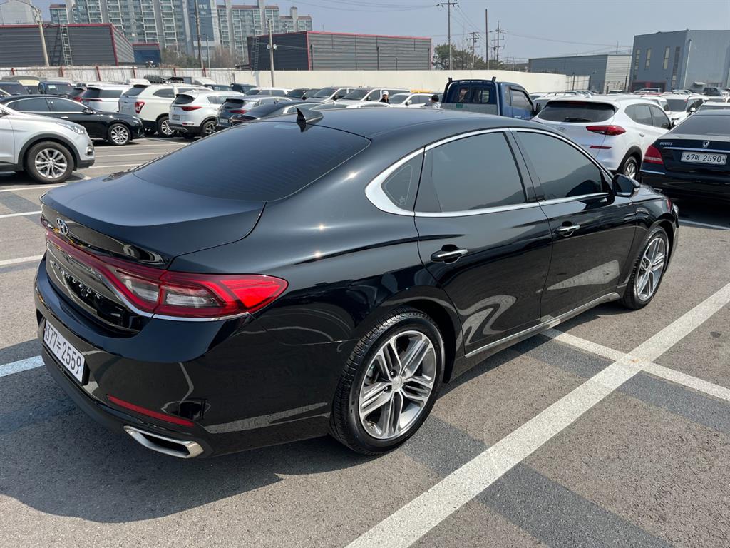 HYUNDAI Grandeur - Vista 6