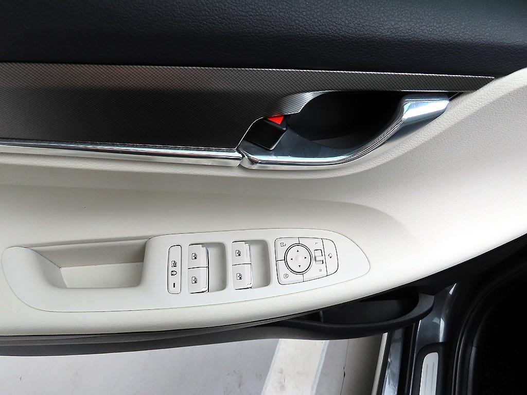 HYUNDAI Grandeur - Vista 11