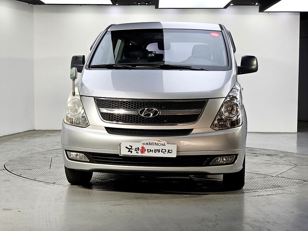 HYUNDAI Starex - Vista 2