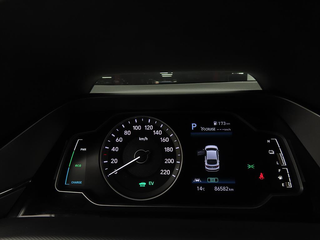 HYUNDAI Ioniq - Vista 9