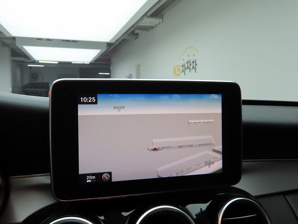 Mercedes Benz C Class - Vista 8