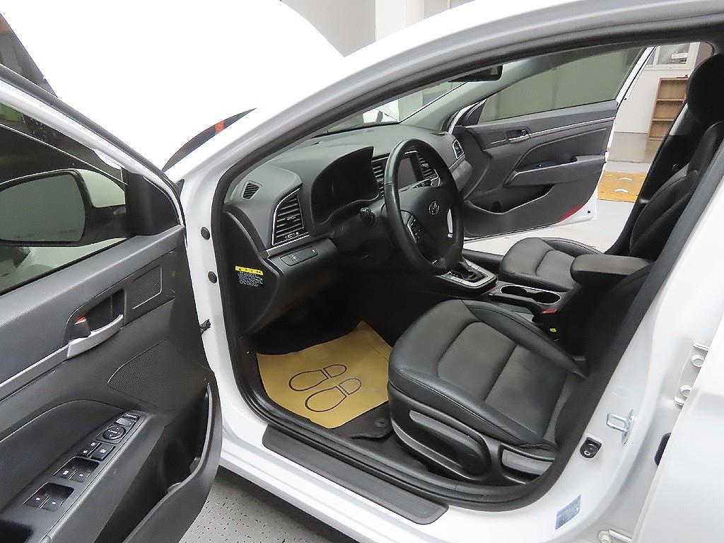 HYUNDAI Avante 2017 Blanco - Importación desde Corea - HF Imports Iquique - Foto 10