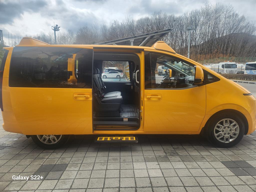 HYUNDAI Staria - Vista 7