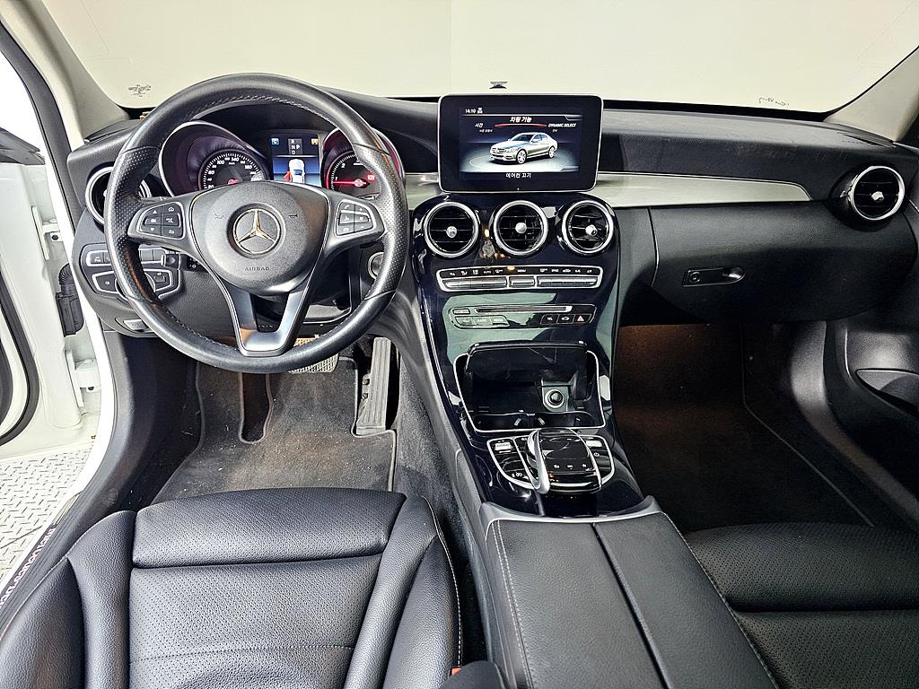 Mercedes Benz C Class - Vista 5