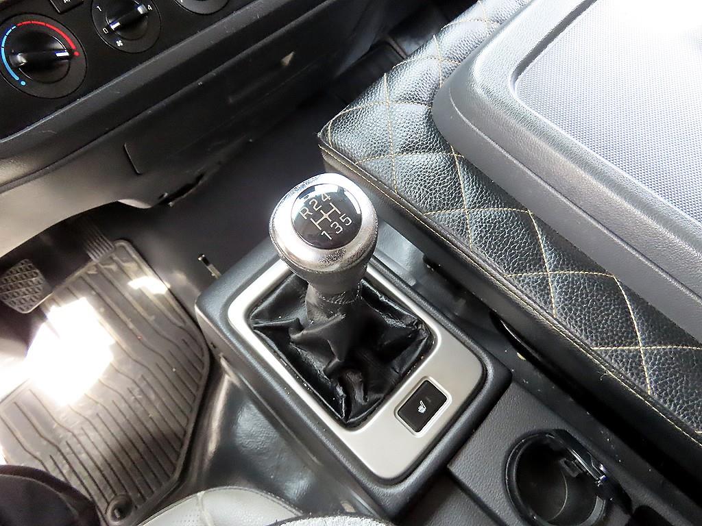 medium and large cargo truck - Vista 11