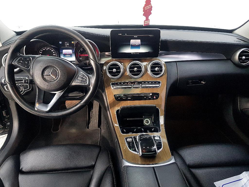 Mercedes Benz C Class - Vista 5