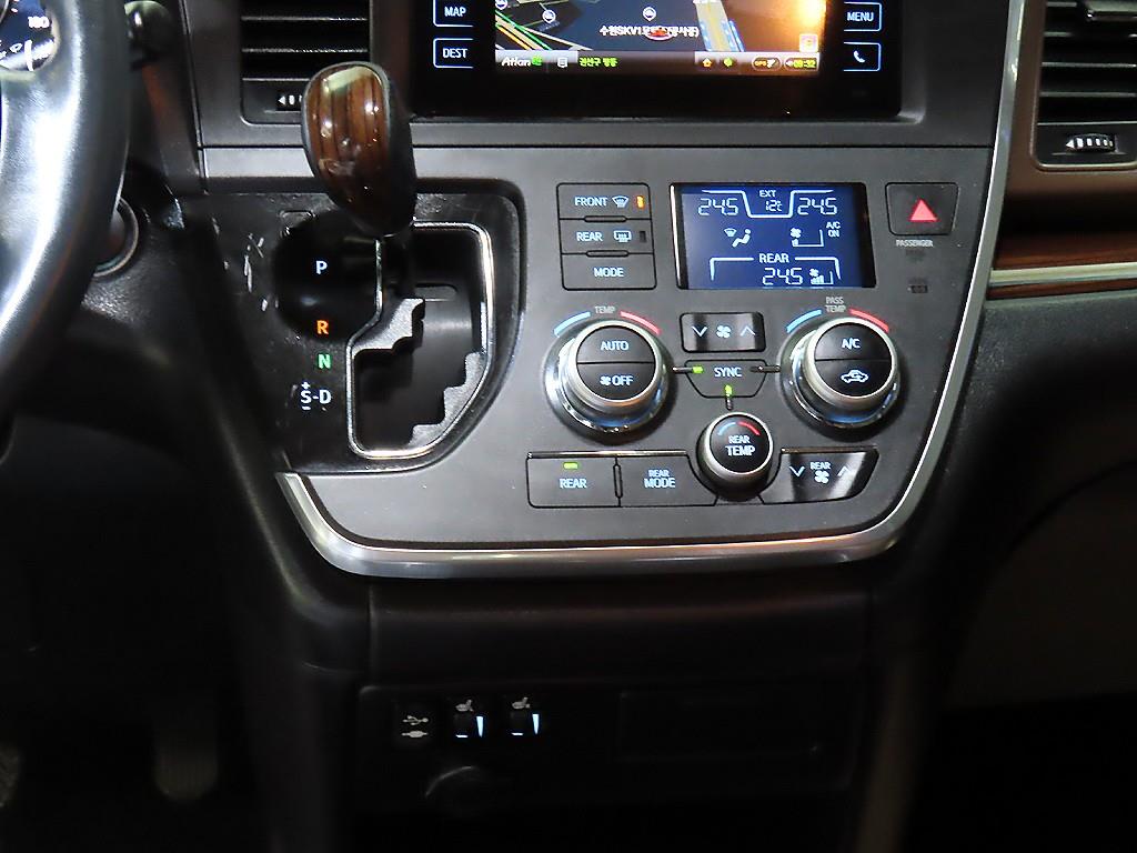 Toyota Siena - Vista 12