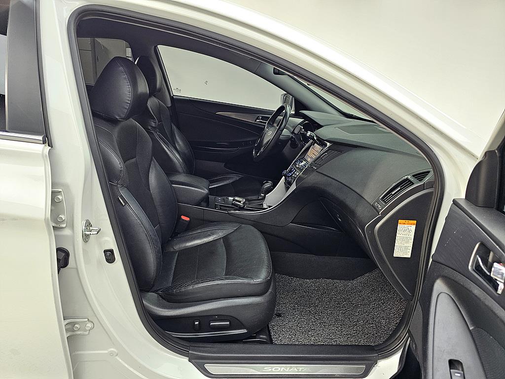 HYUNDAI Sonata - Vista 11