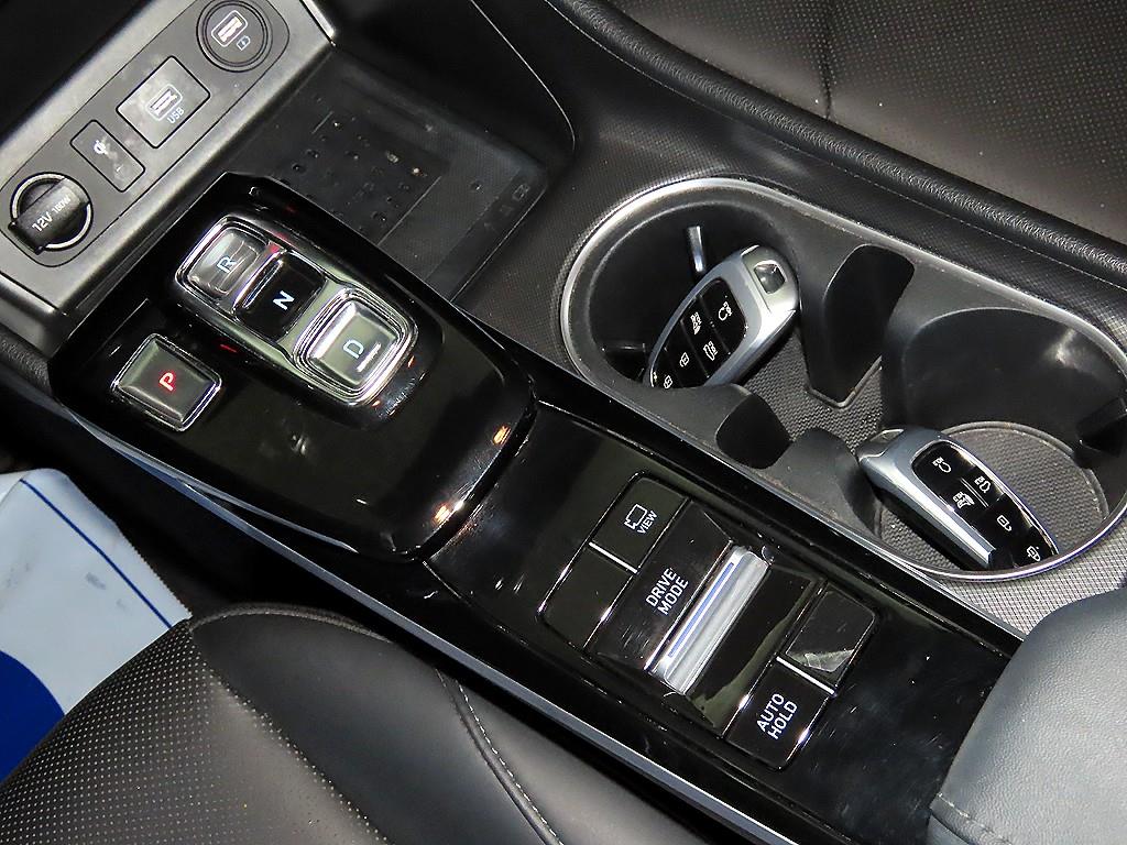 HYUNDAI Sonata - Vista 12