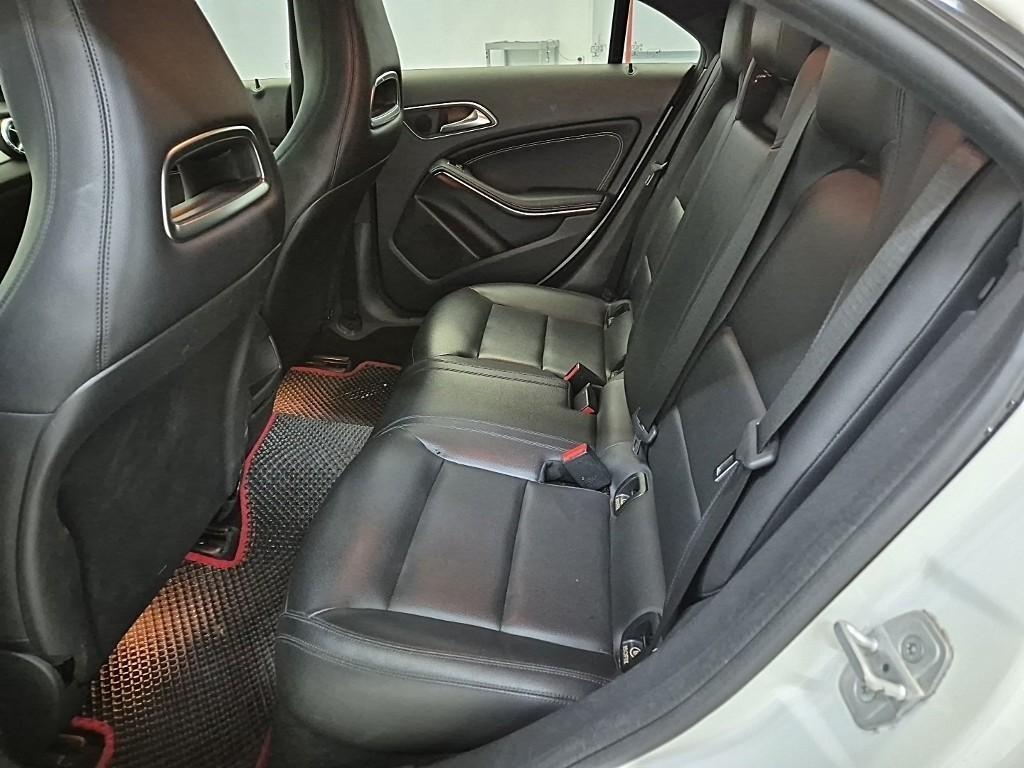 Mercedes Benz CLA Class - Vista 12