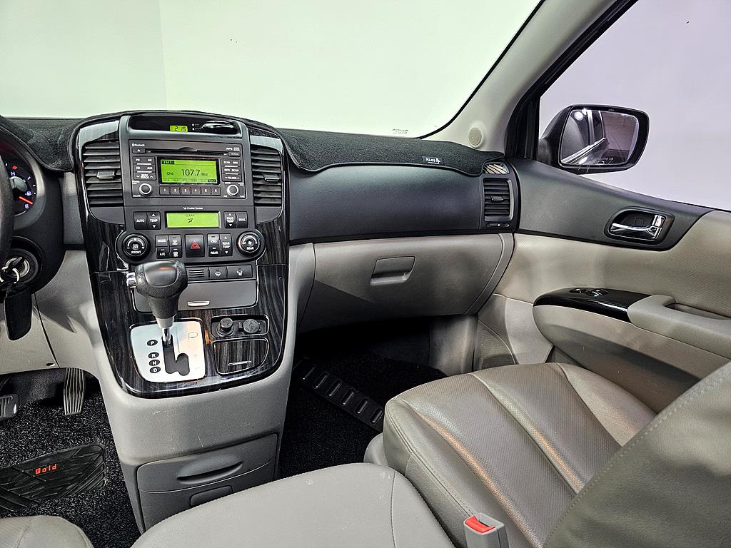 KIA Carnival - Vista 10