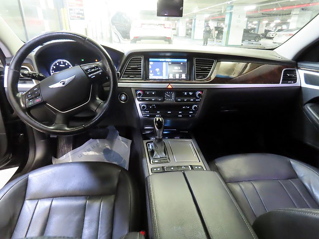 HYUNDAI Genesis - Vista 10