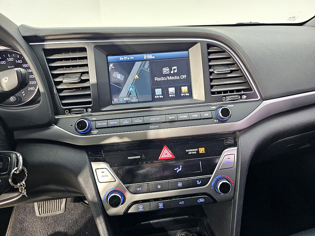 HYUNDAI Avante 2016 Azul - Importación desde Corea - HF Imports Iquique - Foto 14