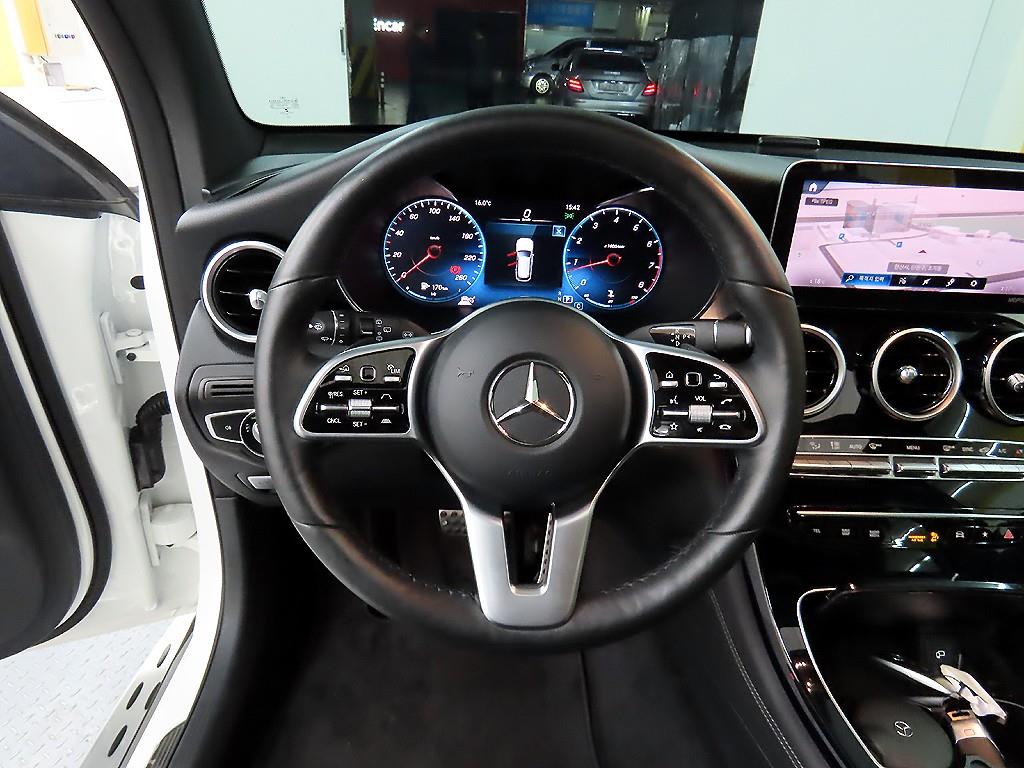 Mercedes Benz GLC Class - Vista 9