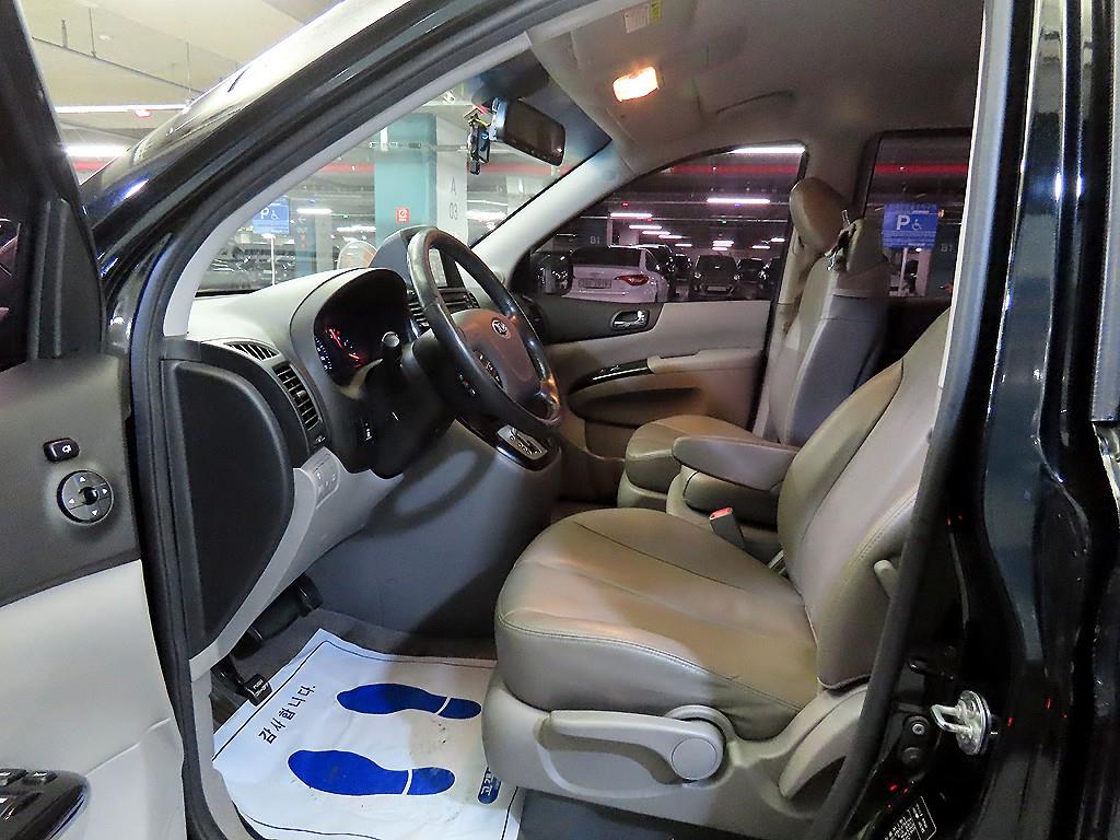 KIA Carnival - Vista 6