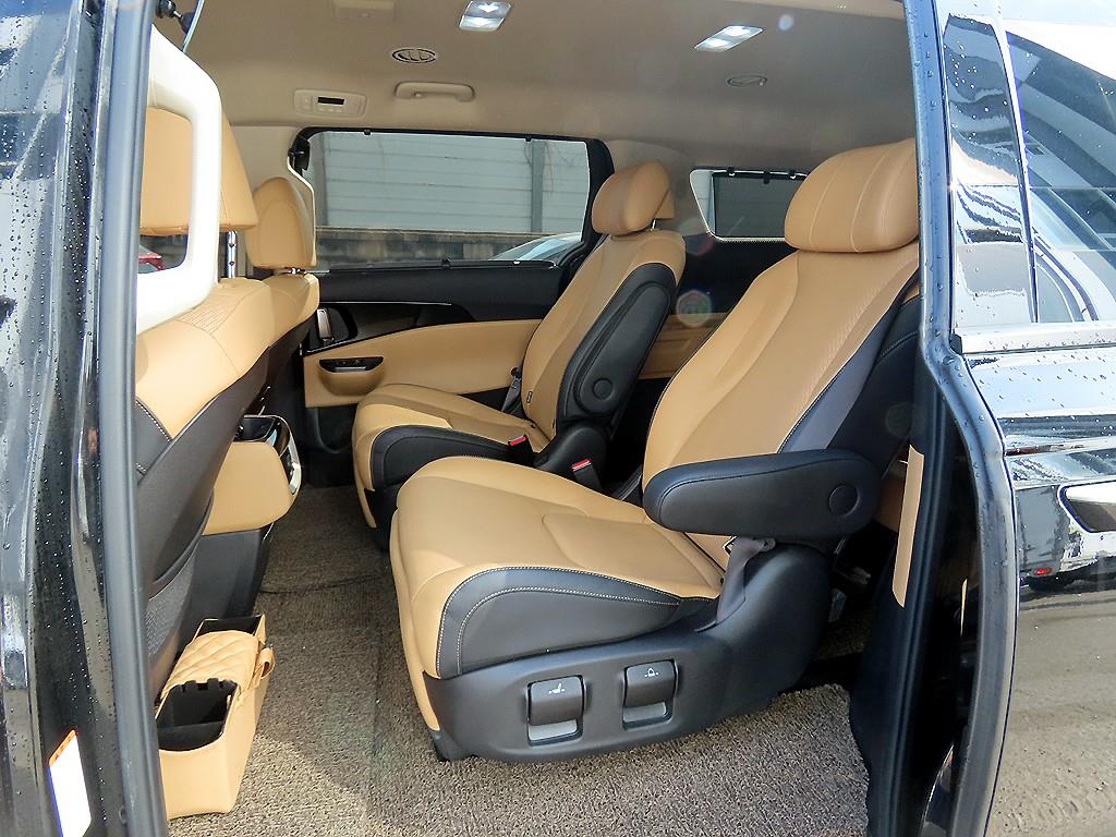 KIA Carnival - Vista 6