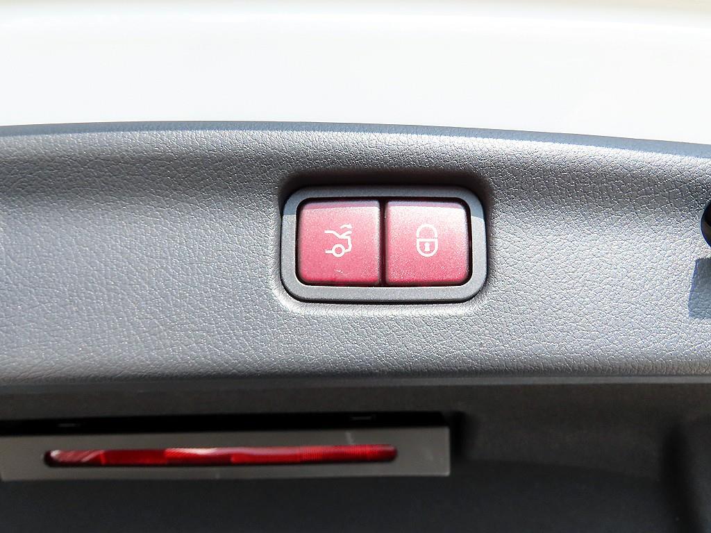 Mercedes Benz C Class 2023 Blanco - Importación desde Corea - HF Imports Iquique - Foto 17