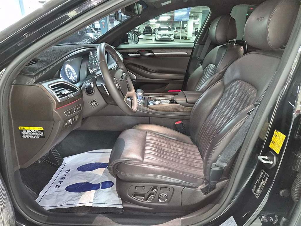 Genesis G90 - Vista 6