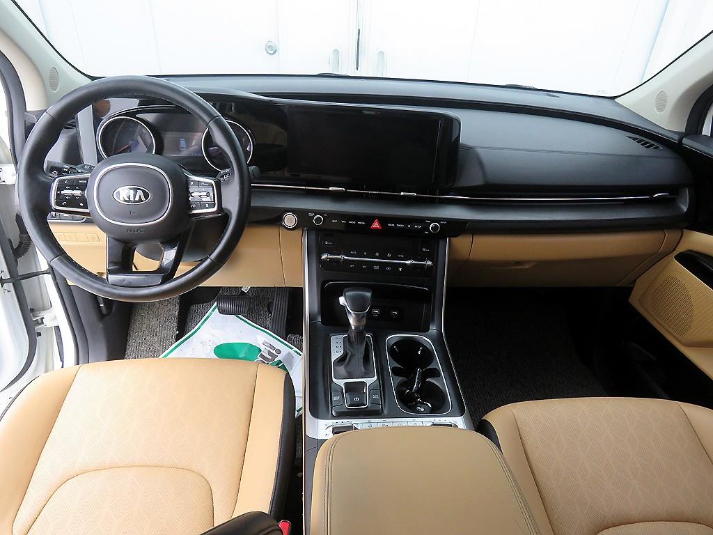 KIA Carnival - Vista 9
