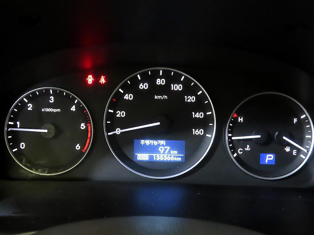 HYUNDAI Starex - Vista 9