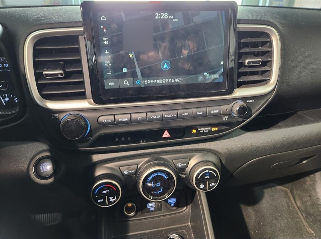 HYUNDAI Venue - Vista 6