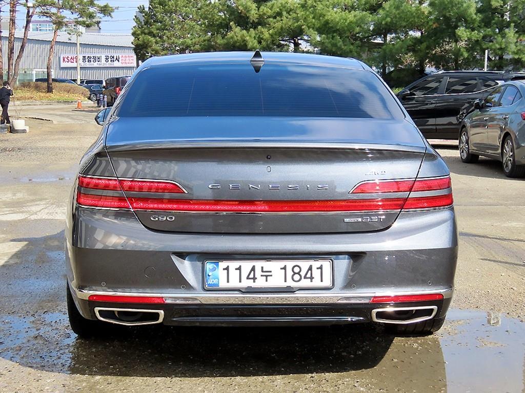 Genesis G90 - Vista 4