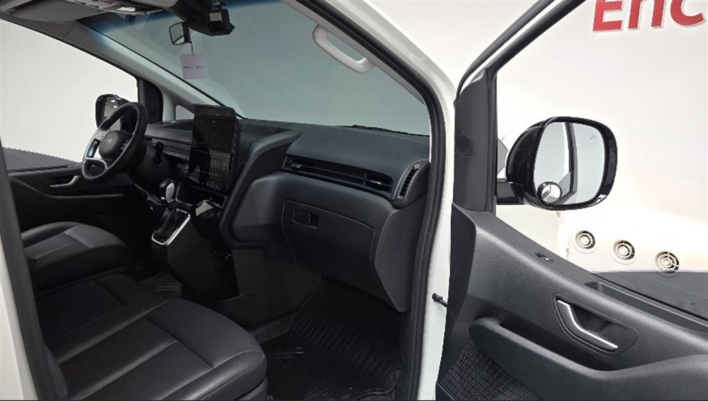 HYUNDAI Staria - Vista 9