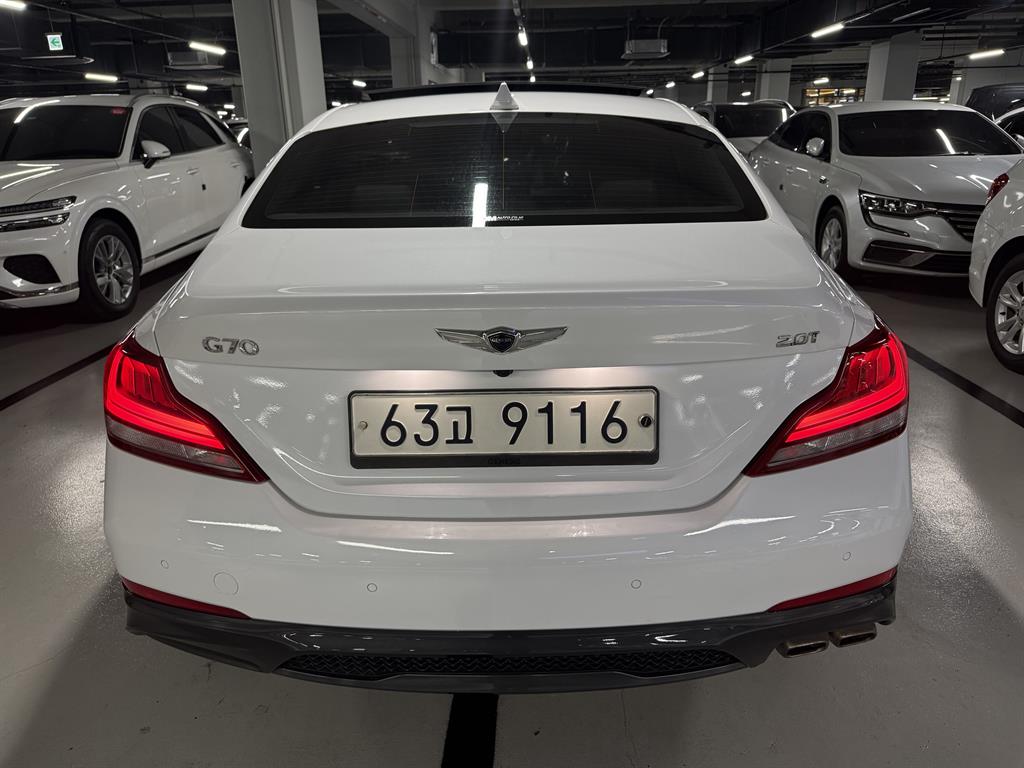 Genesis G70 - Vista 7