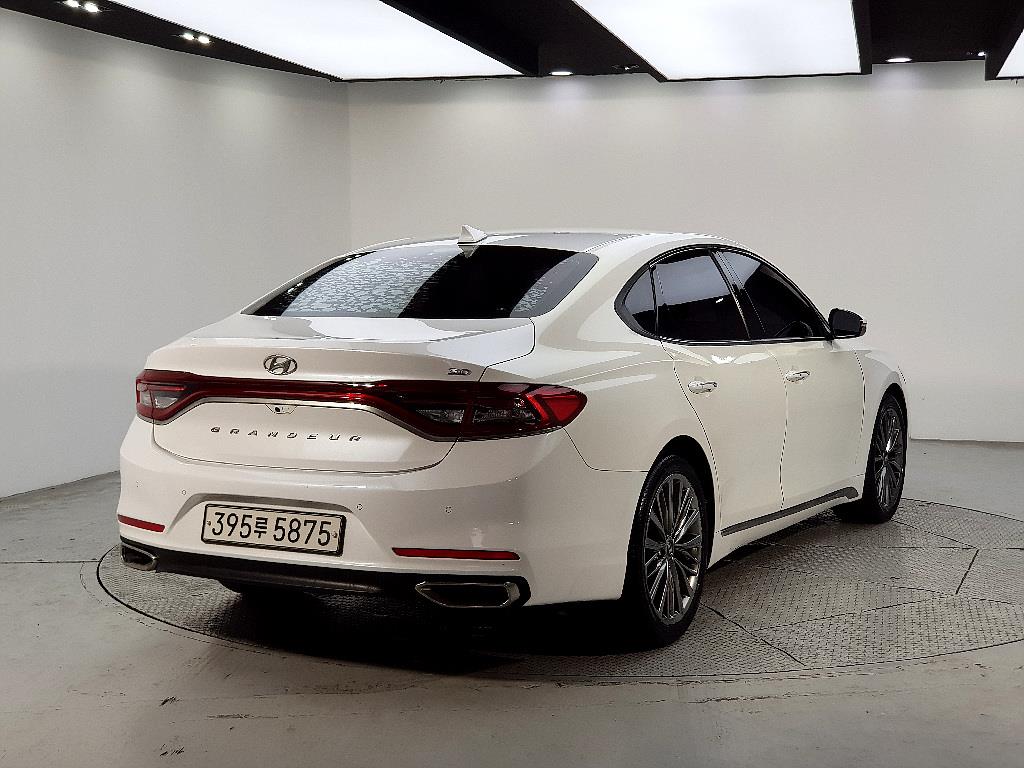 HYUNDAI Grandeur - Vista 4