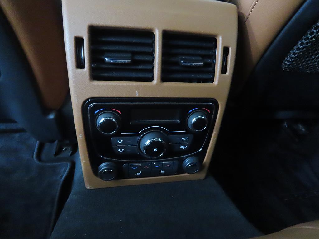 Jaguar XF - Vista 11