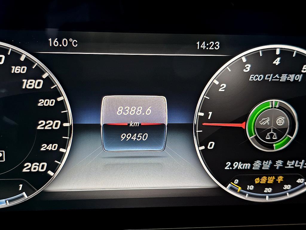 Mercedes Benz E class - Vista 7