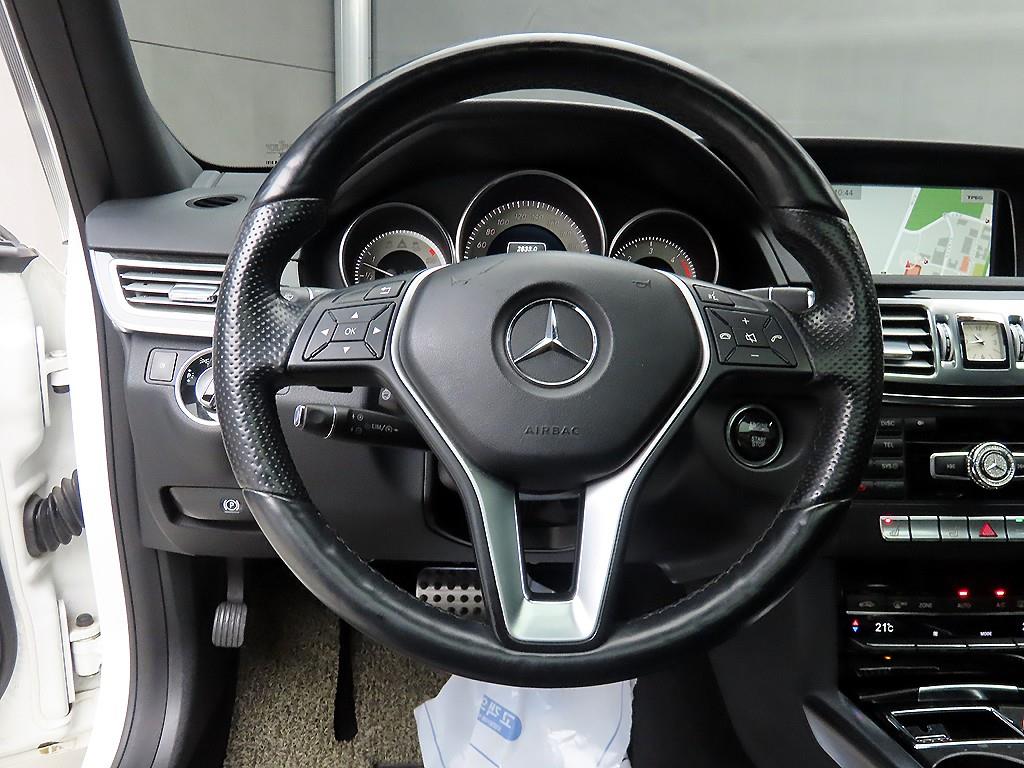 Mercedes Benz E class - Vista 9