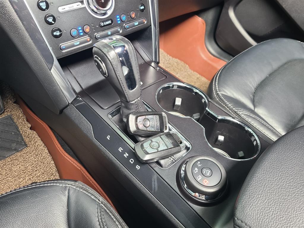 Ford Explorer - Vista 12