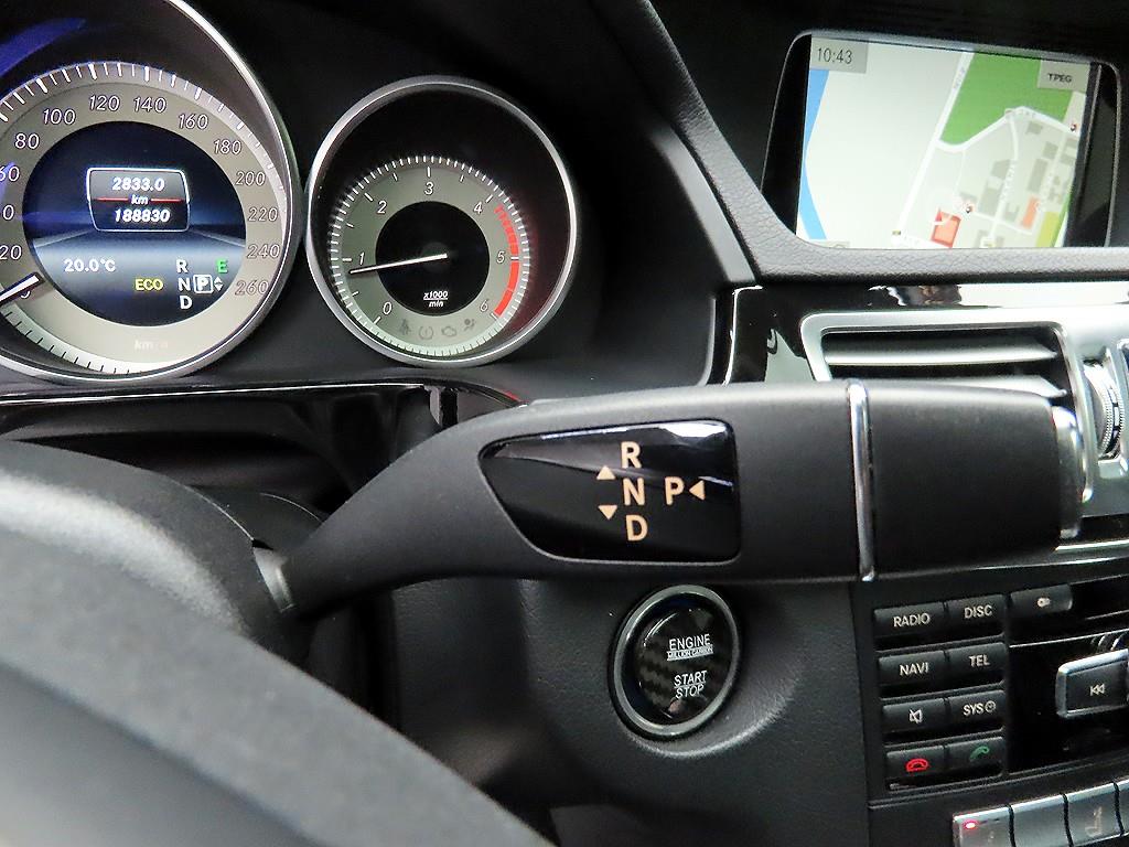 Mercedes Benz E class - Vista 10