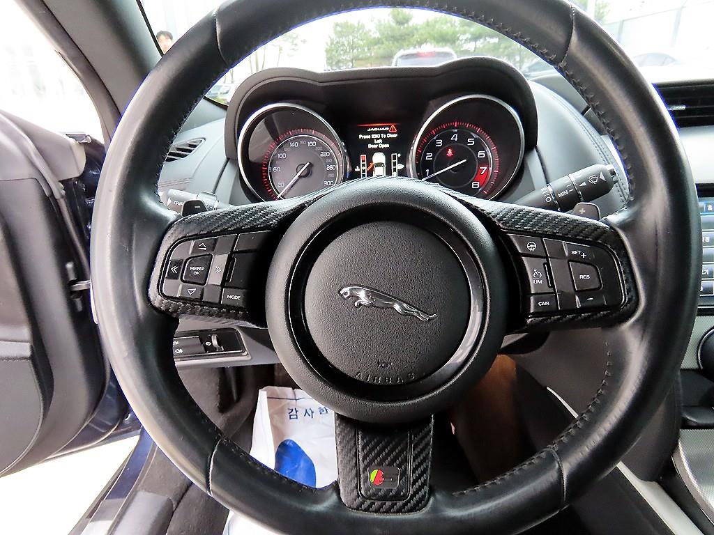 Jaguar F-TYPE - Vista 7