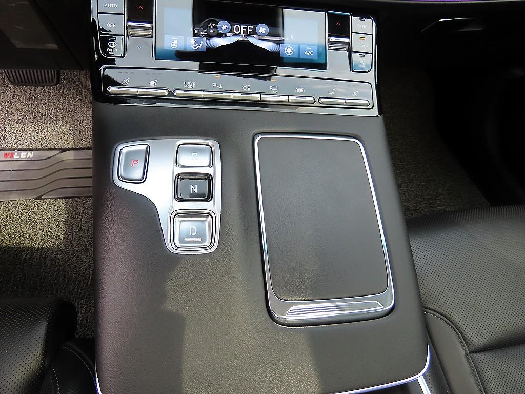 HYUNDAI Grandeur - Vista 11