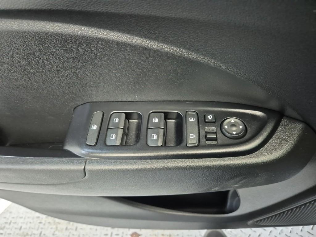 HYUNDAI Venue 2020 Blanco - Importación desde Corea - HF Imports Iquique - Foto 15