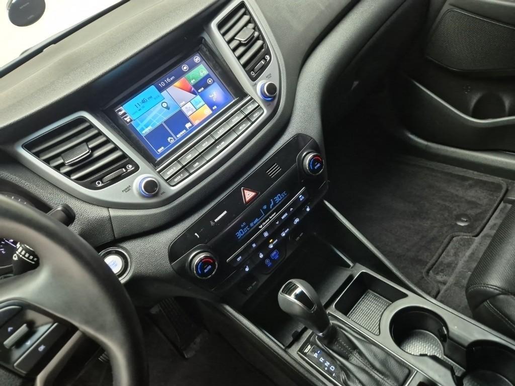 HYUNDAI Tucson - Vista 10