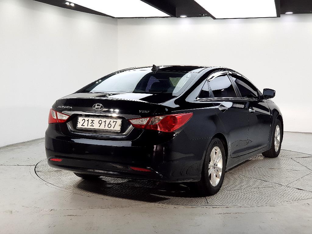 HYUNDAI Sonata - Vista 4