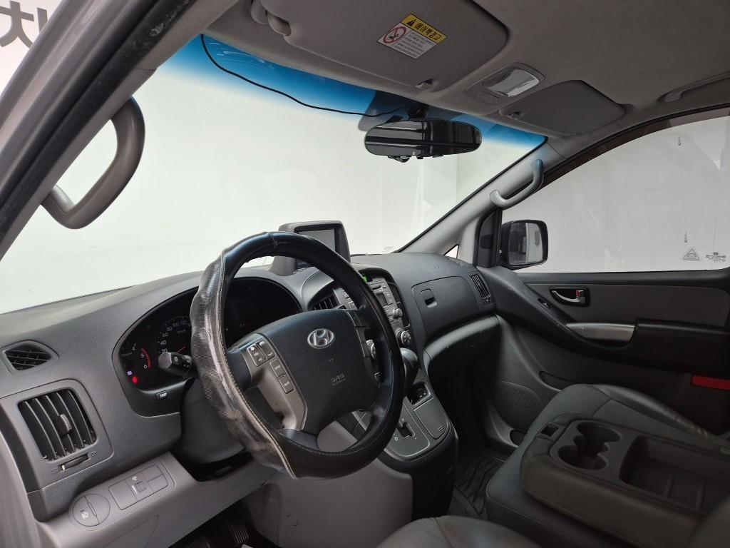 HYUNDAI Starex - Vista 11