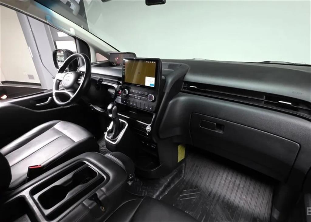 HYUNDAI Staria - Vista 7