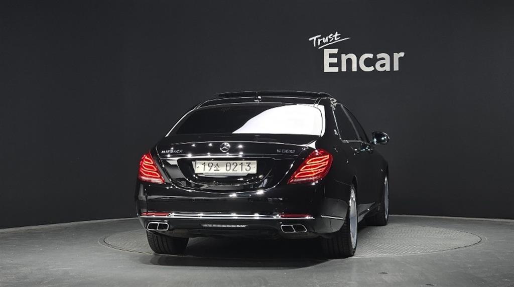 Mercedes Benz S Class - Vista 4