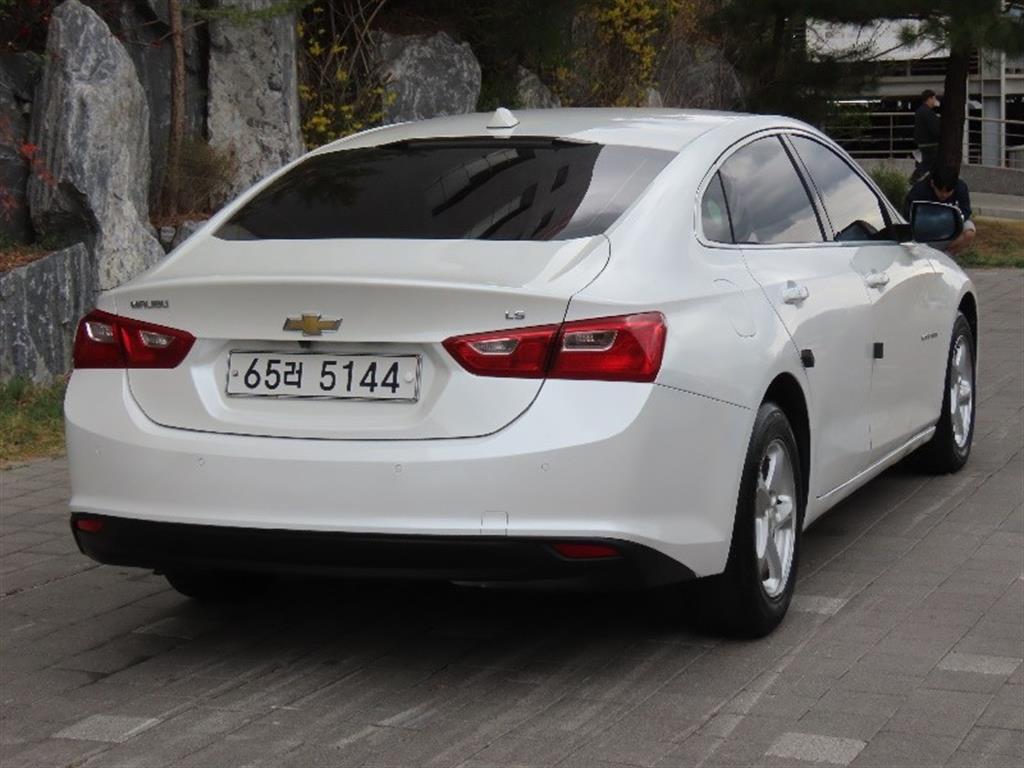 Chevrolet Malibu - Vista 5
