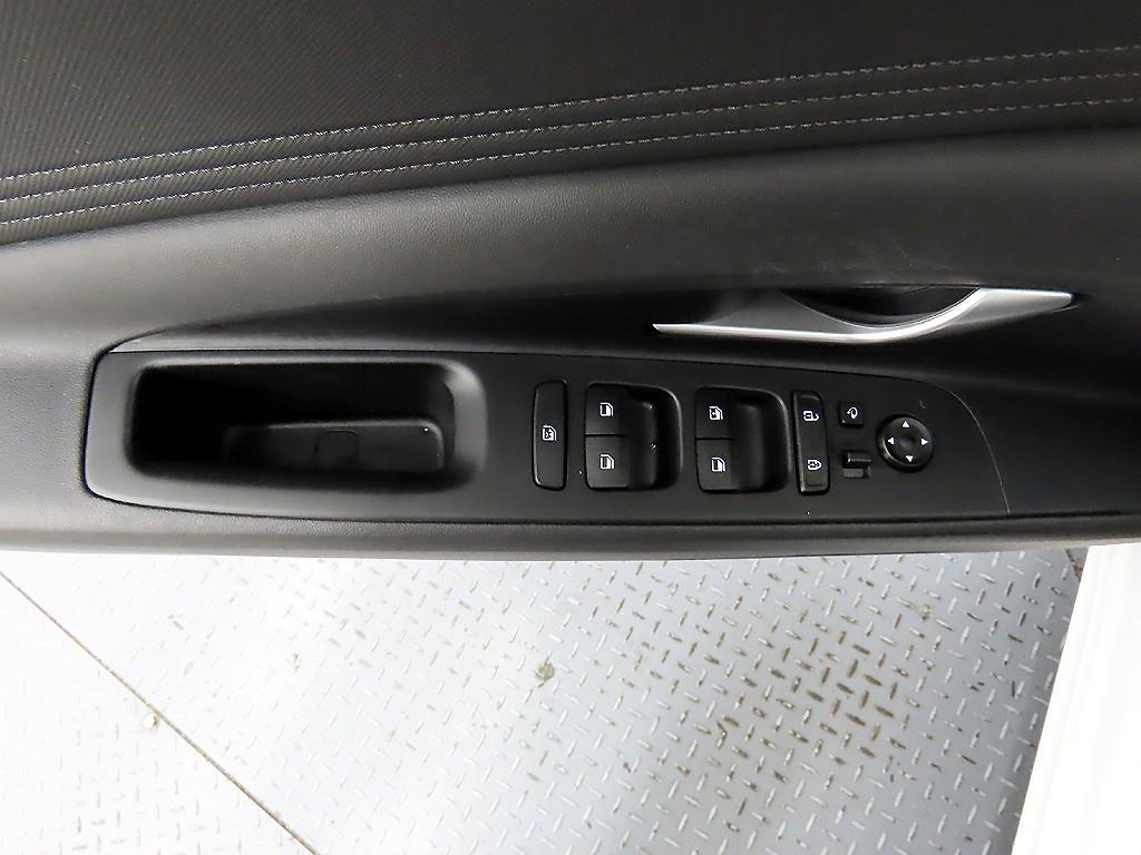 HYUNDAI Avante - Vista 11