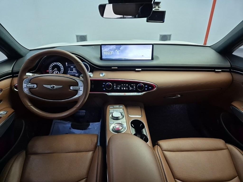 Genesis GV70 - Vista 7