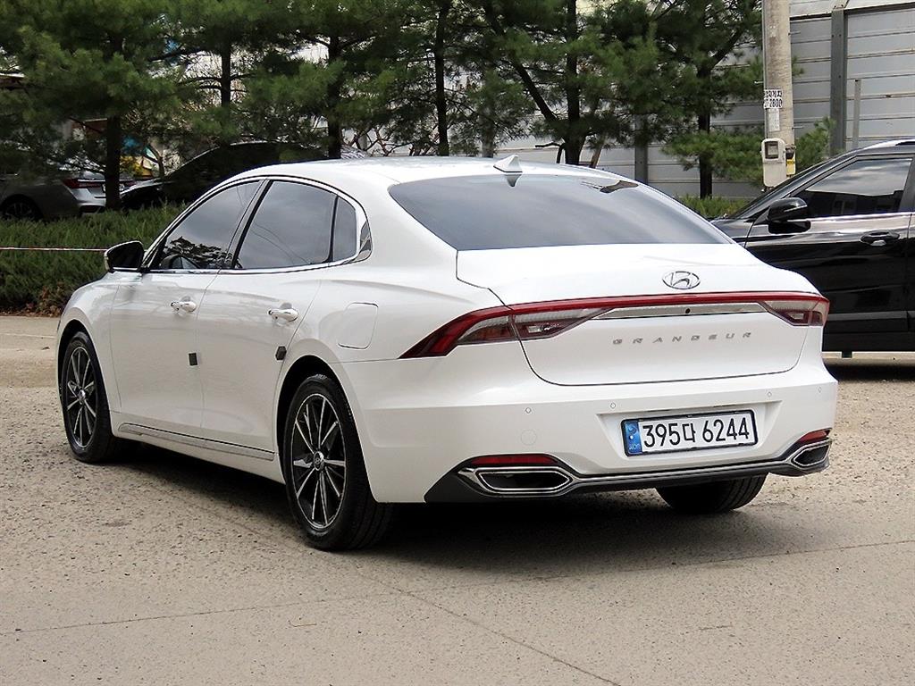 HYUNDAI Grandeur - Vista 3