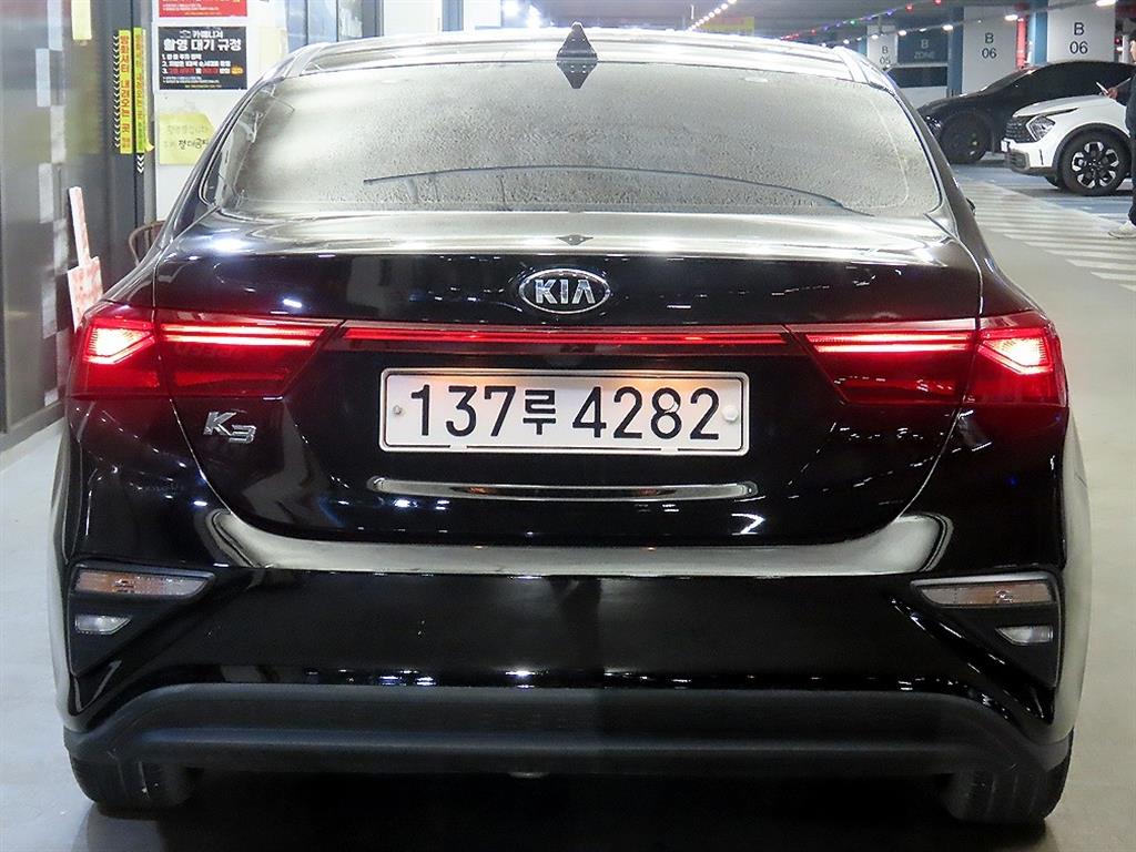 KIA K3 - Vista 5