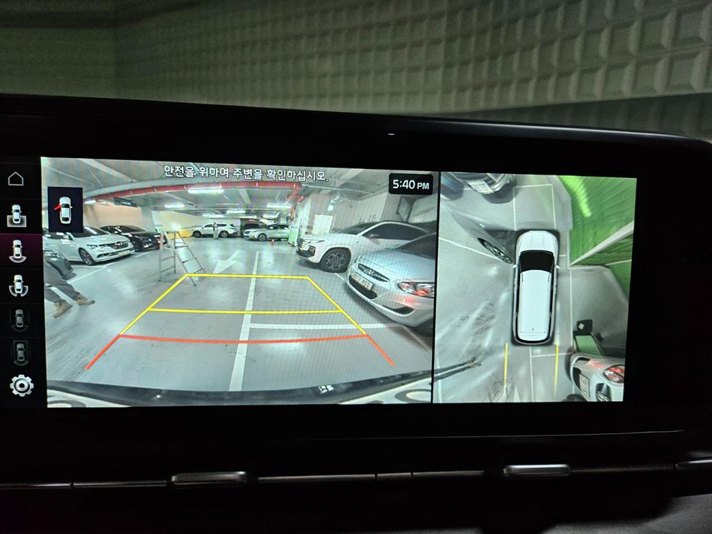 KIA Carnival - Vista 12