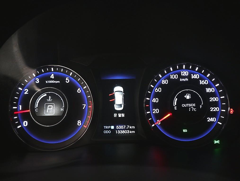 HYUNDAI i40 - Vista 7